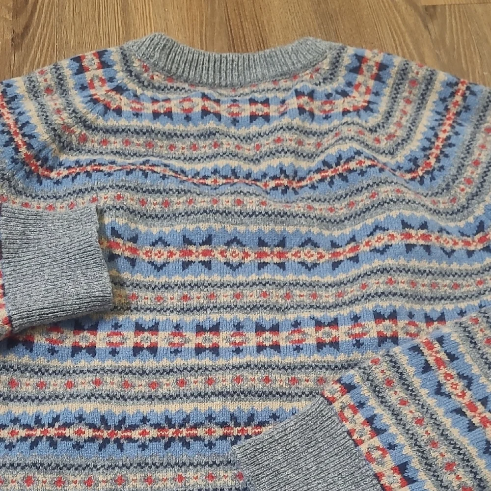 J. Crew Gray and Blue Patterned Crewneck Sweater used‎ good conditio zise L.
